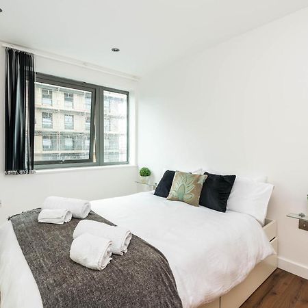 Fast Internet One Bedroom Apartment In Greater London, Id Required Buitenkant foto