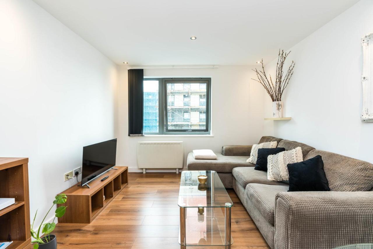 Fast Internet One Bedroom Apartment In Greater London, Id Required Buitenkant foto