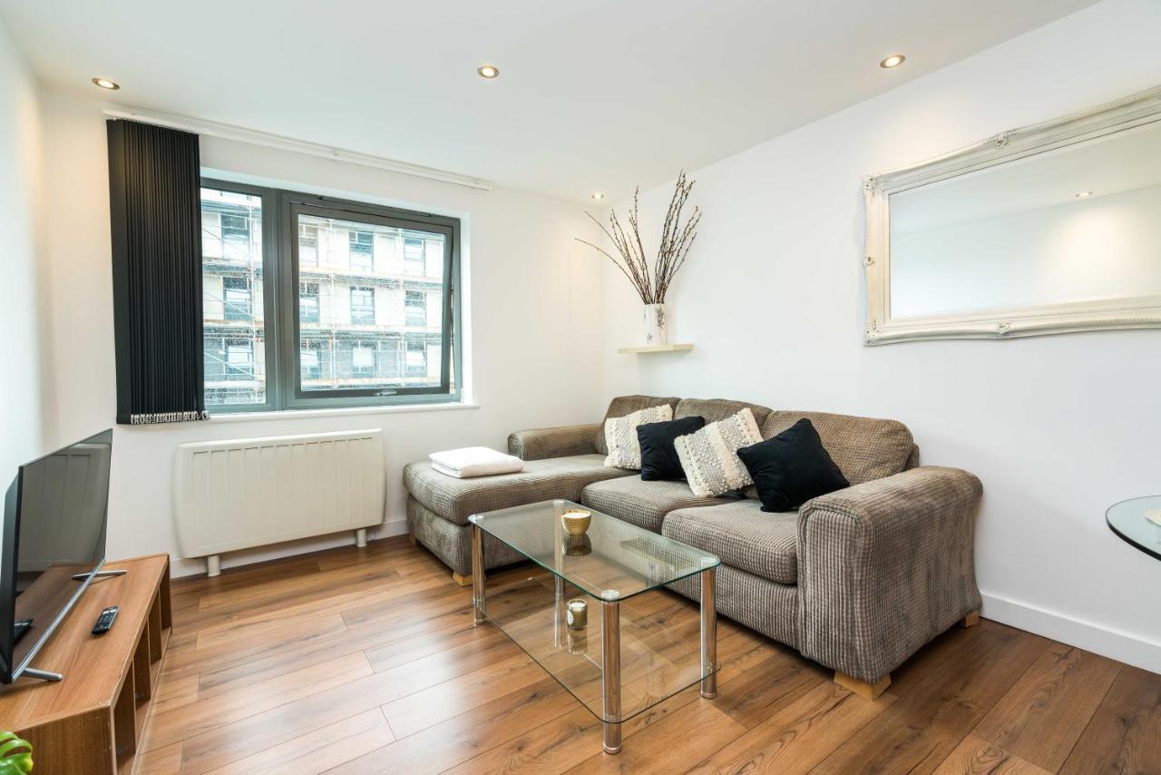 Fast Internet One Bedroom Apartment In Greater London, Id Required Buitenkant foto
